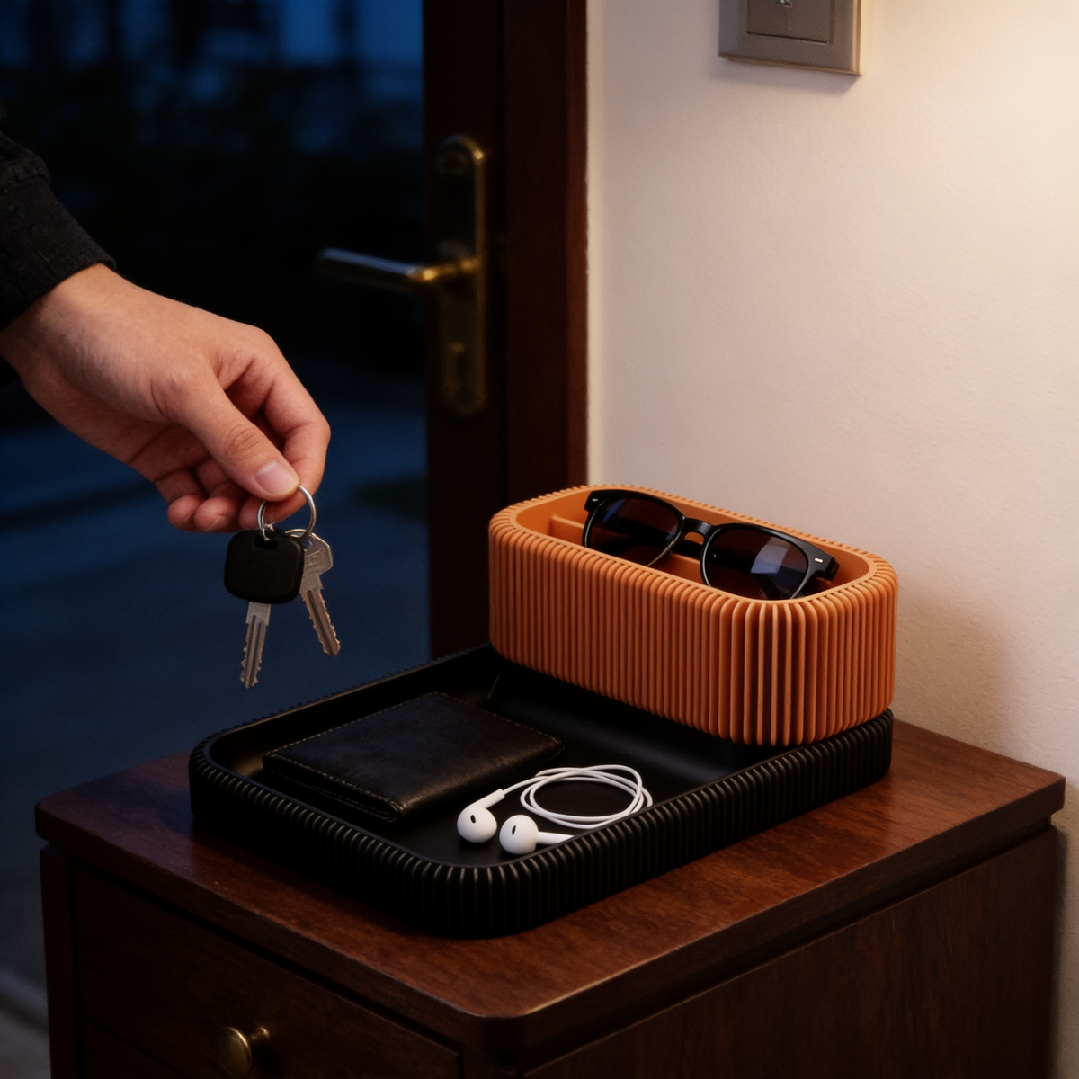 DROP DOCK — Remote Organiser & Catchall Tray