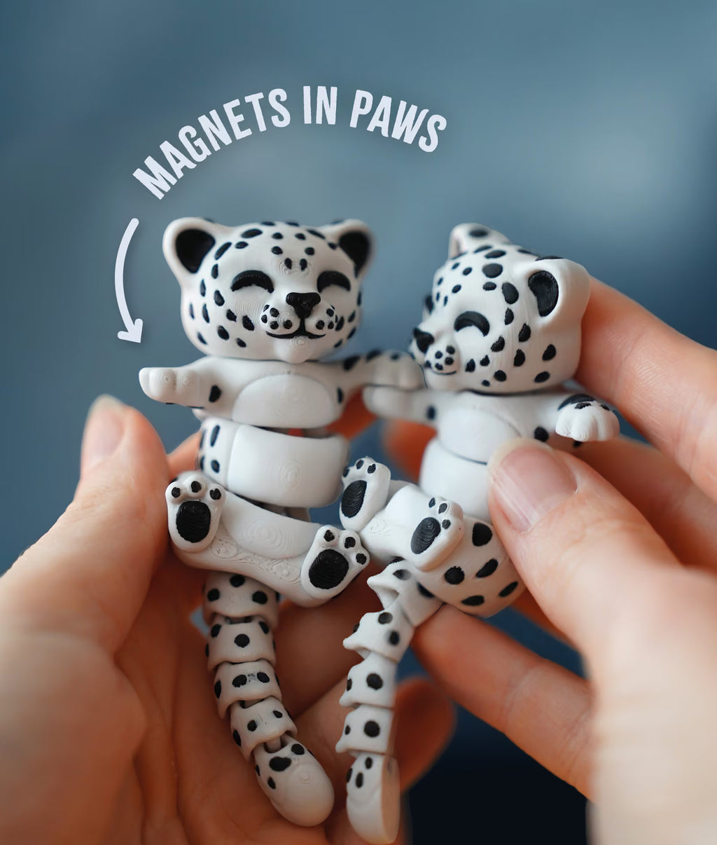 Shan Snap — Articulated Flexi Snow Leopard Keychain, Magnetic Paws